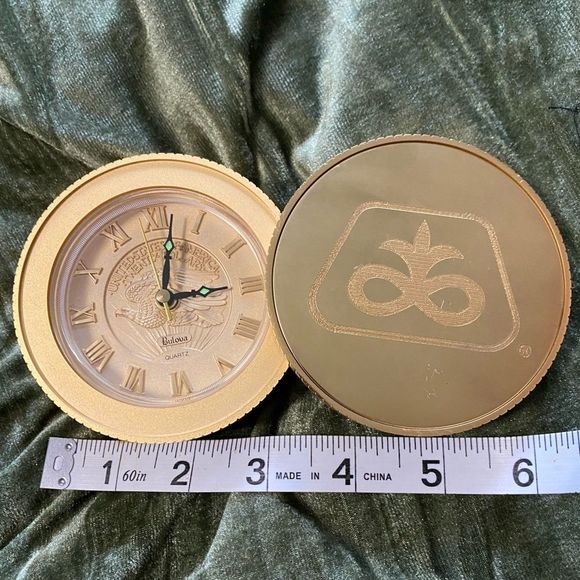 Bulova Quartz Twenty Dollar Copy Gold Coin Stack Alarm Clock Vintage - Picture 2 of 6